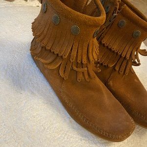 Minnetonka short boots